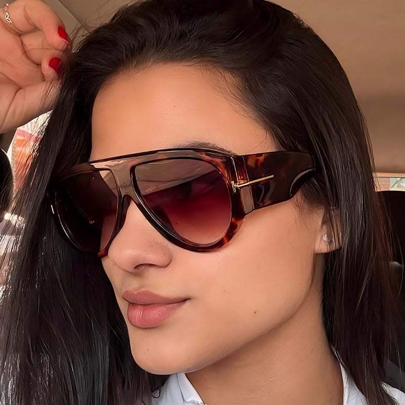 Fashionable Oversized T-Frame Sunglasses for Men and Women