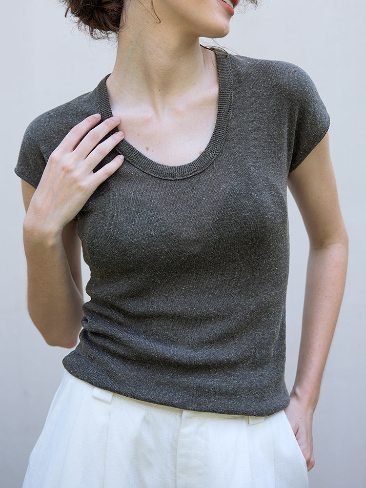 Elegant Long Sleeve T-Shirt with U-Neck Lightweight Knit