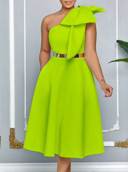 Elegant A-Line Dress With Bow Detail For Special Occasions