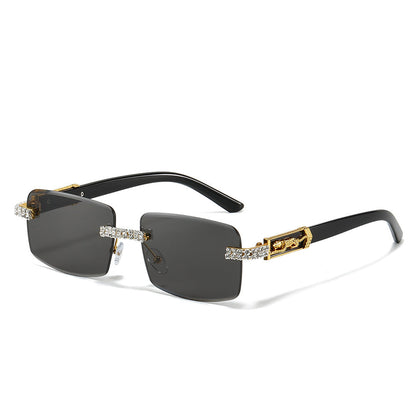 Fashionable Square Sunglasses with Diamond Cut Edges and UV400 Protection