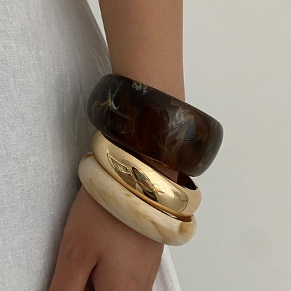Eye-Catching Irregular Gradient Geometric Metal Spring Bracelets