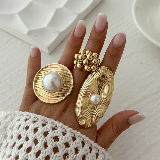 Metallic Wrinkled Pearl-Like Statement Ring For Women