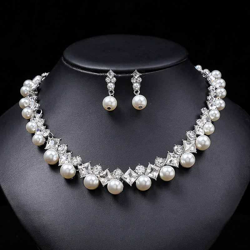 Trendy Pearl Gemstone Necklace Set for Women