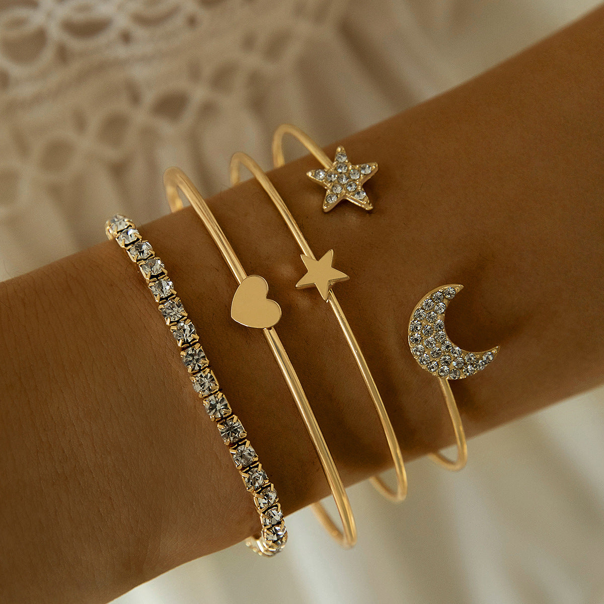 Vintage Geometric Twist Alloy Bracelet For Women