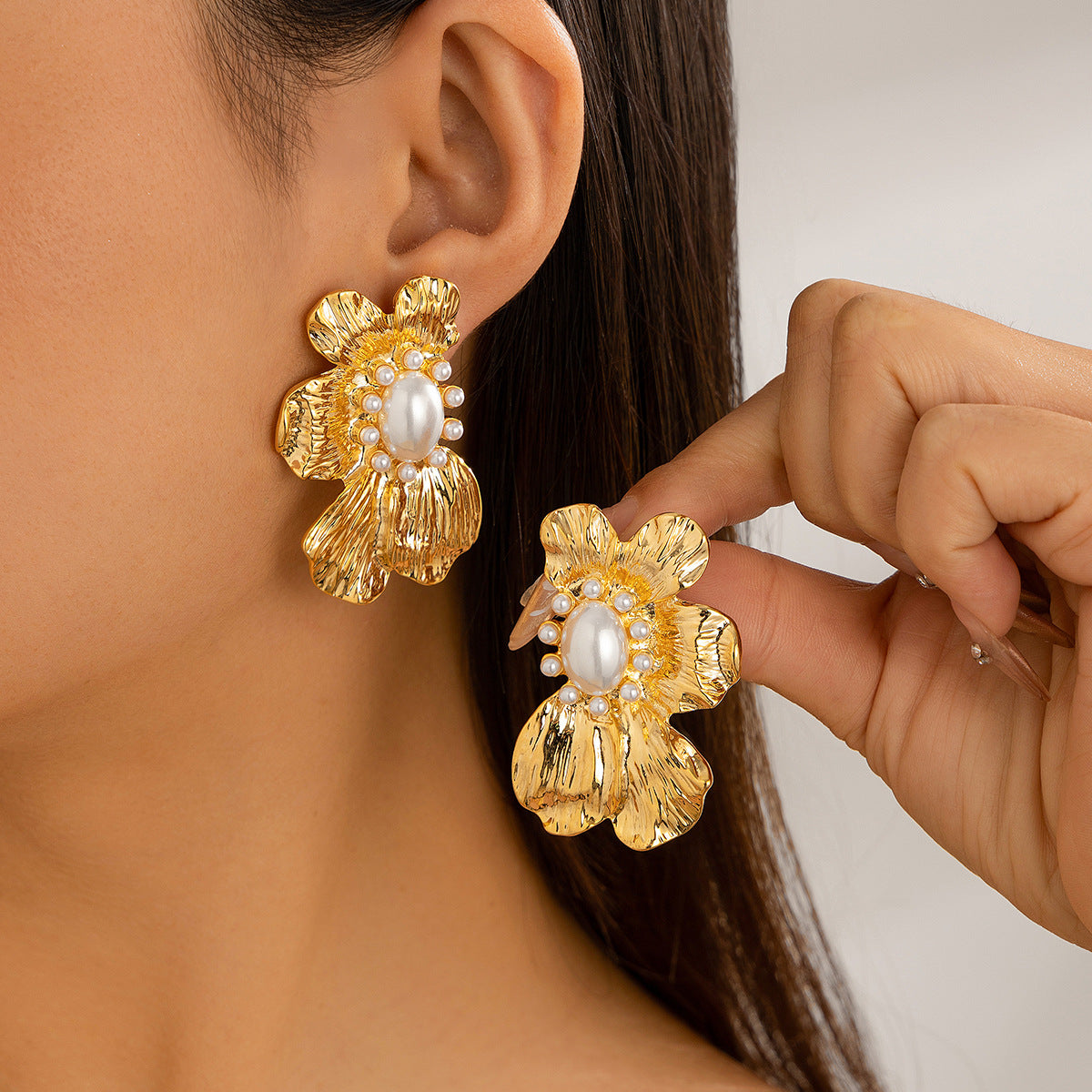 Retro Leaf Earrings Fashion Metal Floral Design For Women