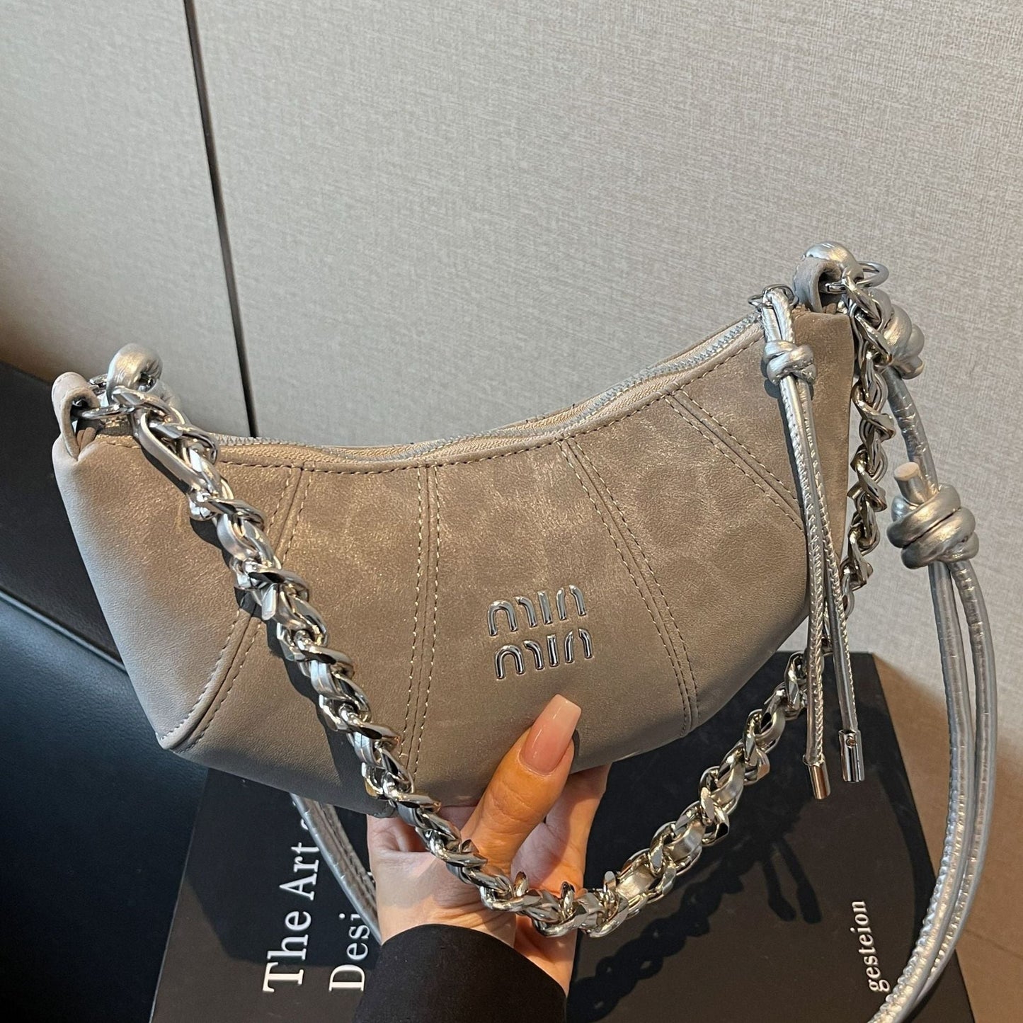 Vintage-Inspired Horn Handbag Stylish Crossbody Bag for Women