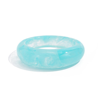 Fashionable Resin Bangles With Ombre Texture