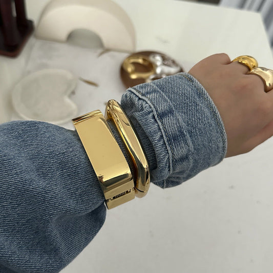 Vintage Square Metal Bracelet For Women Stylish Spring Bangle