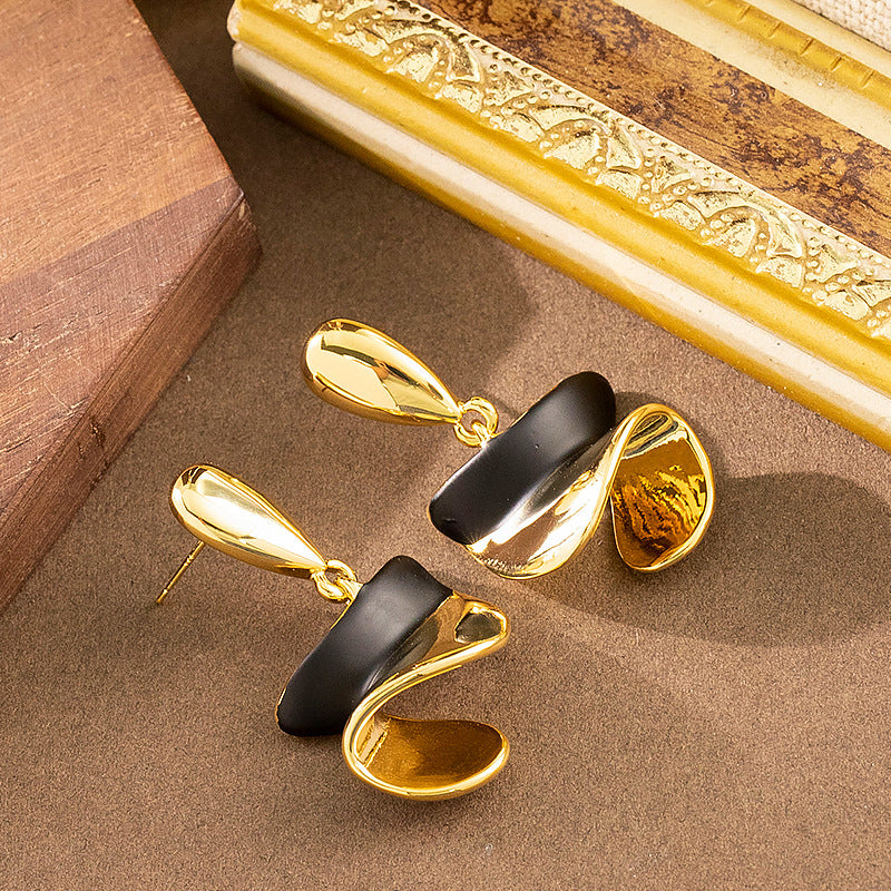 Chic Geometric Twisted Earrings For Women