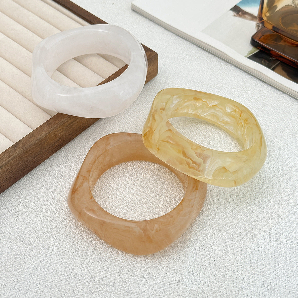 Fashionable Gradient Translucent Resin Bangle Geometric Wide Cuff Bracelet
