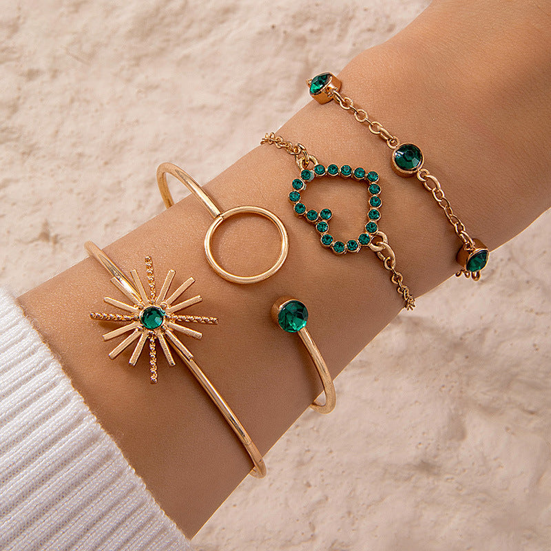 Heart-Shaped Emerald Gemstone Bracelet Set With Rhinestones