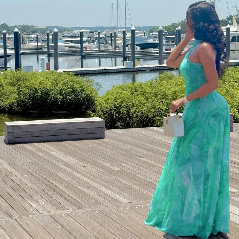 Elegant A-Line Graphic Maxi Dress With Sleeveless Design