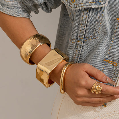 Metallic Drop Huggable Bracelet Trendy Fashion Spring Bracelet