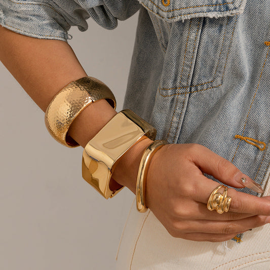 Metallic Drop Huggable Bracelet Trendy Fashion Spring Bracelet