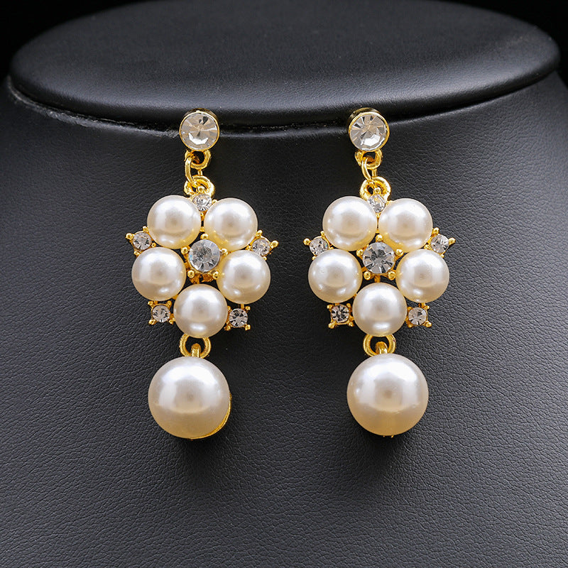 Elegant Pearl Necklace and Earring Set - Vintage Design