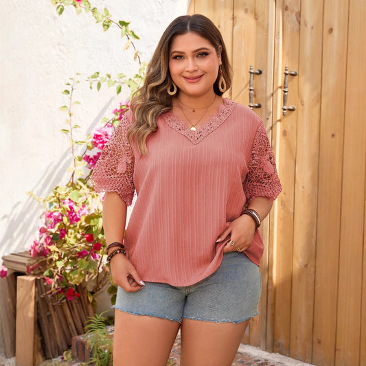 Plus Size Hollow Printing V-Neck T-Shirt in Peach