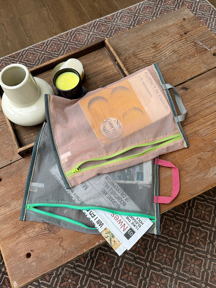 Lightweight Portable Storage Pouch for Travel and Organization