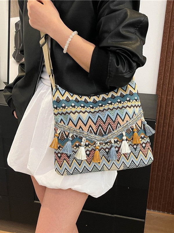Trendy Bohemian Style Bucket Bag with Tassels