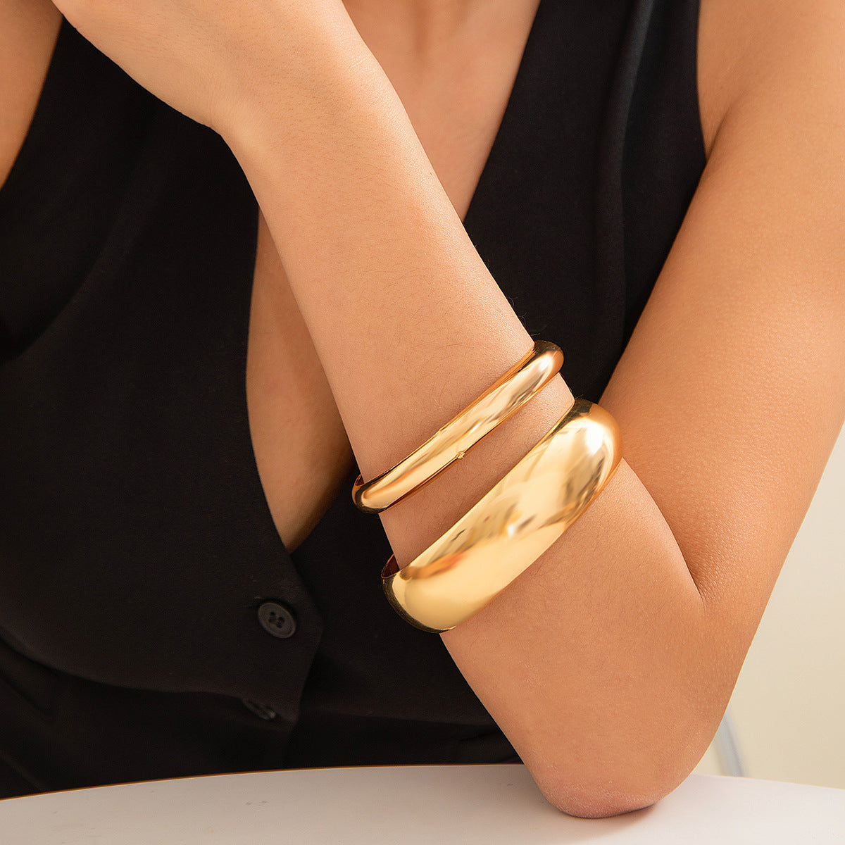 Fashionable Bold Metal Arc Bangle Bracelet - Layered Wide Wristband