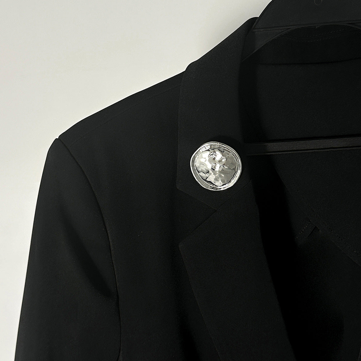 Exaggerated Irregular Metal Pleated Brooch Trendy Fashion Jacket Pin