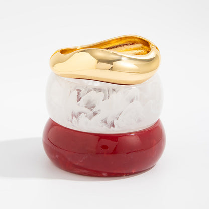Fashionable Ombre Transparent Spring Bracelet with Irregular Water Wave Design