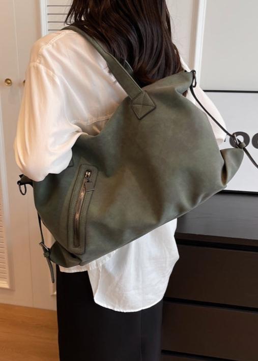 Leather Shoulder Bag Vintage Style With Multiple Compartments