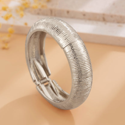 Stylish Leaf Pattern Bracelet Unique Open Cuff Bangle for Women