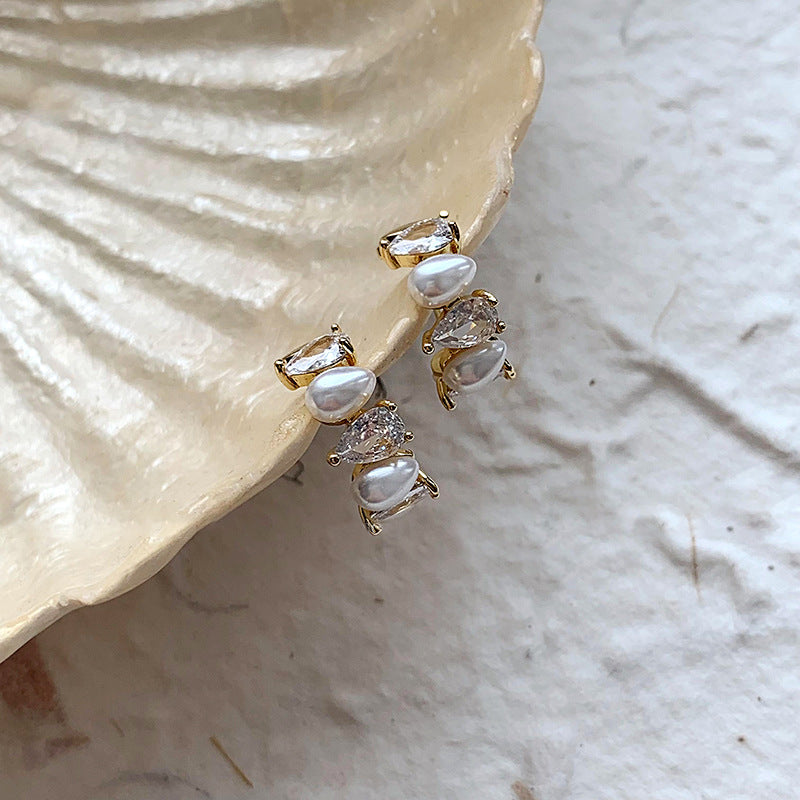 Sweet Delicate Rhinestone Pearl Stud Earrings