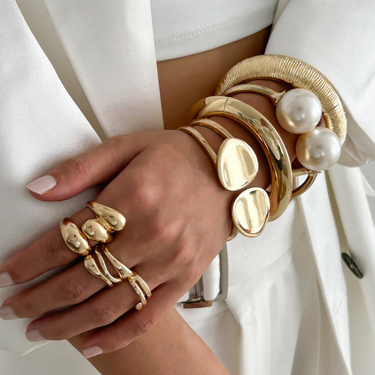 Exaggerated Large Pearl Open Cuff Bracelet Metallic Water Drop Spring Buckle Handband