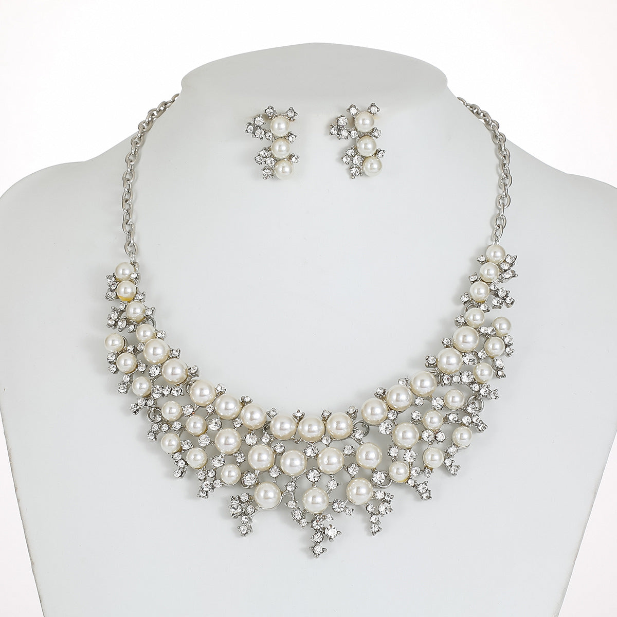Elegant Vintage Pearl Necklace Set for Women