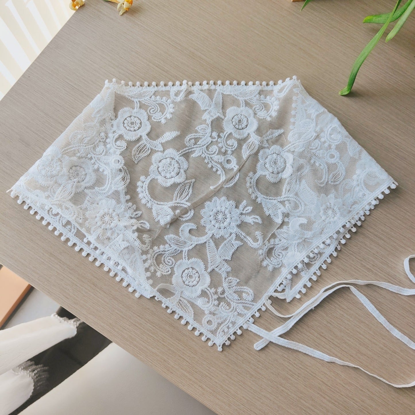 Haila - Summer Beige Lace Headscarf