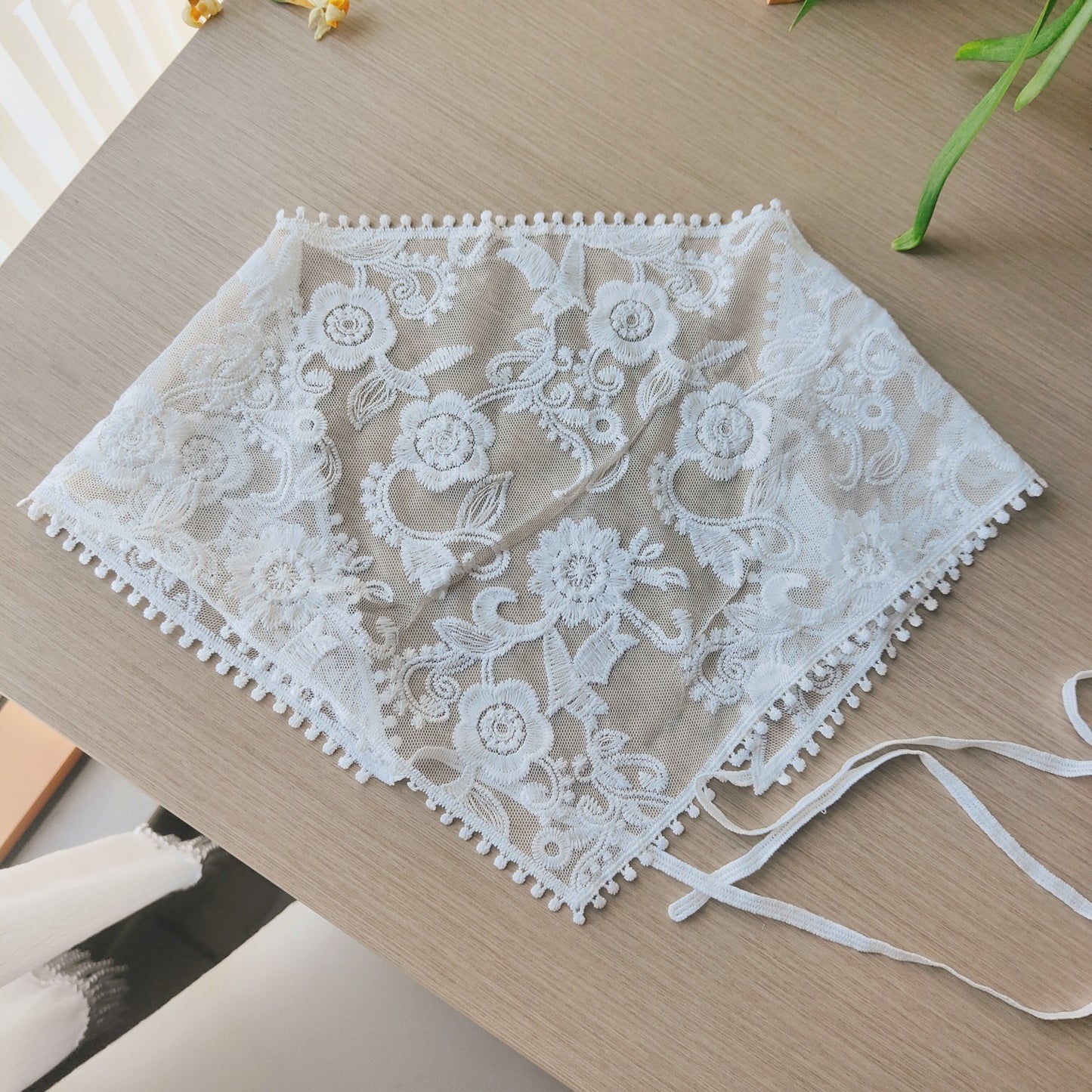 Haila - Summer Beige Lace Headscarf
