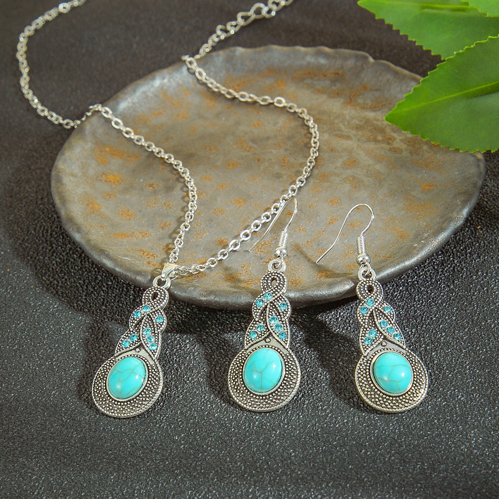 Turquoise Vintage Style Earrings Necklace Set