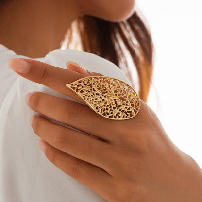 Metallic Wrinkled Pearl-Like Statement Ring For Women