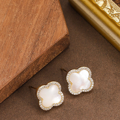 Elegant Clover Shell Earrings With Zirconia In Silver
