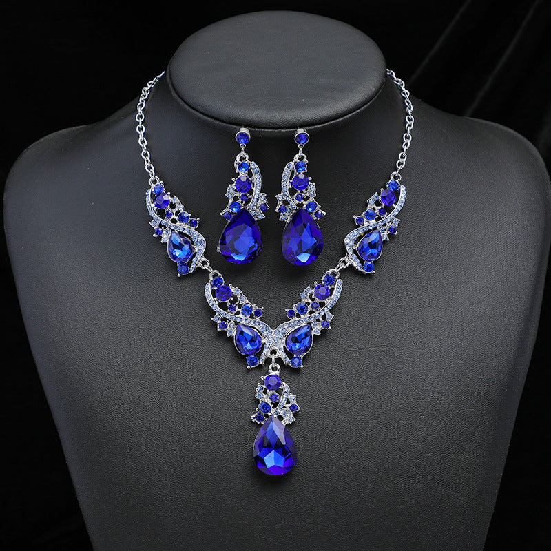 Exaggerated Vintage Necklace and Earring Set