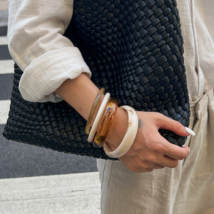 Minimalist Resin Texture Circle Bangle Stylish Commuter Bracelet