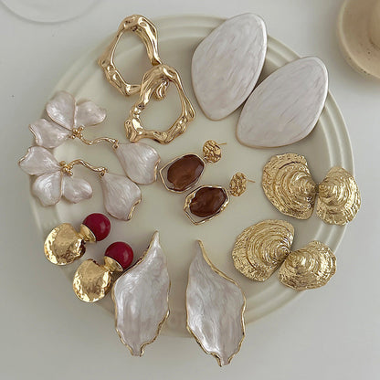 Chic White Petal Leaf Drop Earrings Geometric Resin Jewelry