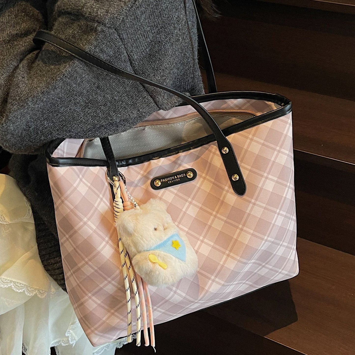 Retro Stylish Tote Bag for Women Large Capacity