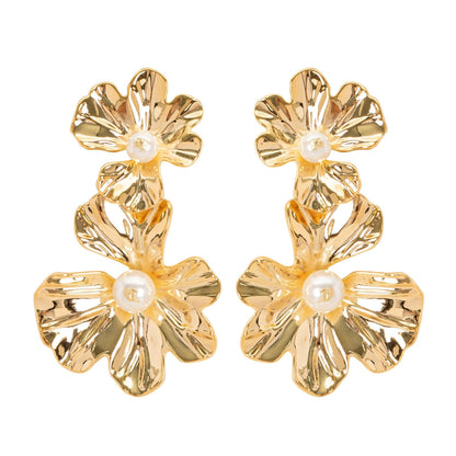 Exaggerated Floral Pearl Earrings For Women Stylish And Elegant