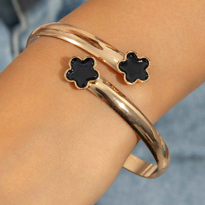 Trendy Alloy Five-Leaf Clover Bracelet Jewelry Set