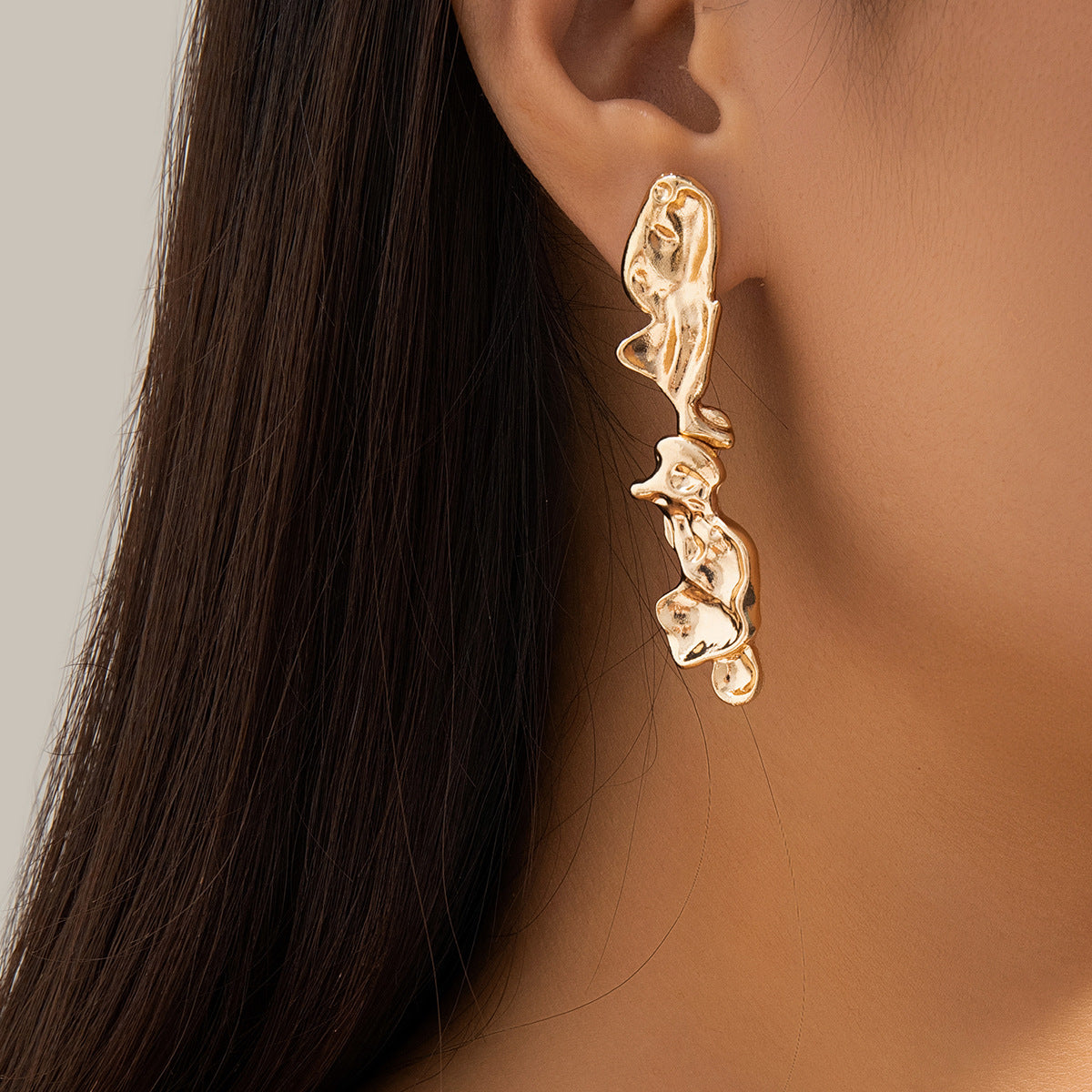 Trendy Irregular Choker Necklace With Metal Texture