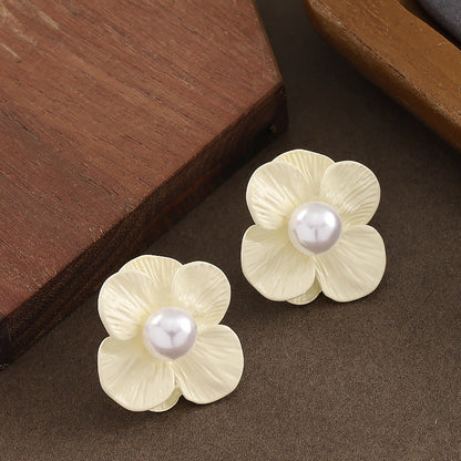 Chic Klein Blue Floral Pearl Earrings With Silver Pins