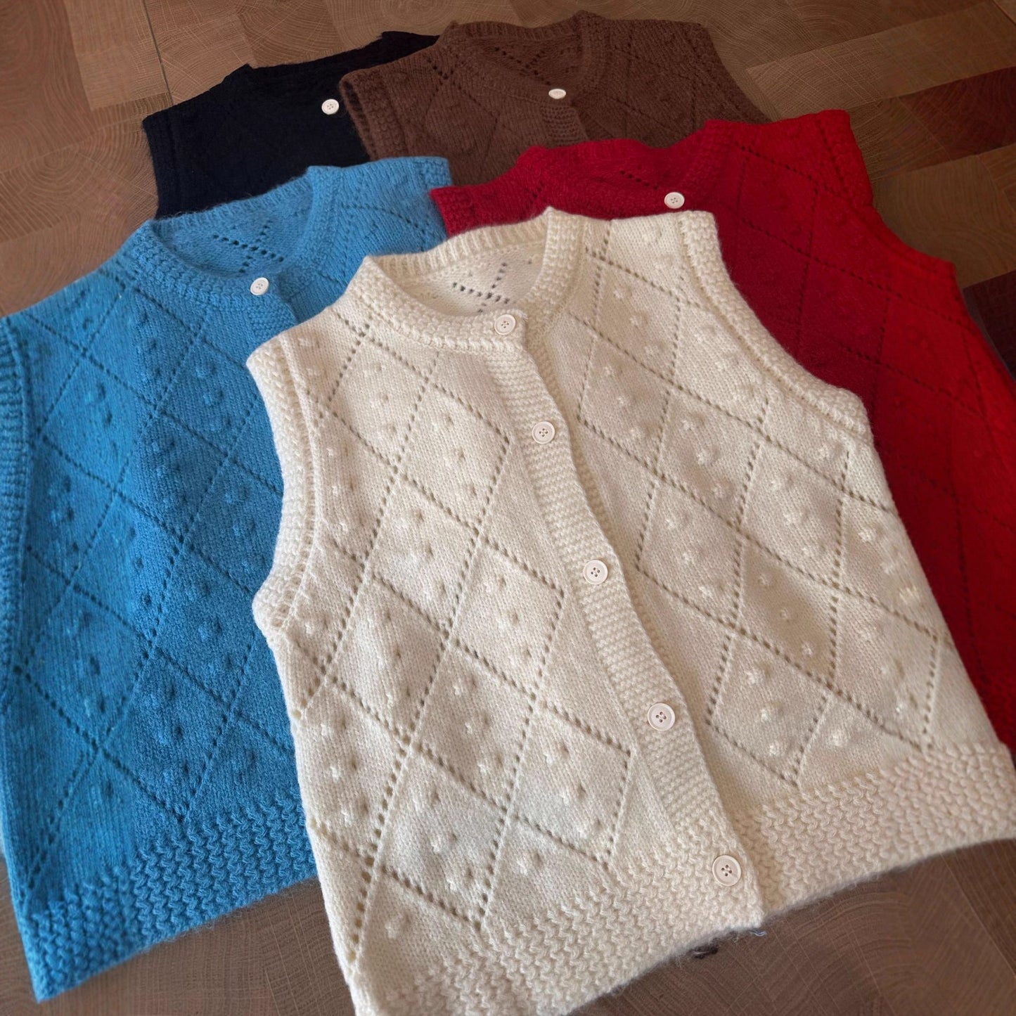 Simple Knit Vest with Floral Design, Acrylic Blend, Casual Style