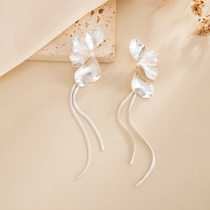 Fashionable Metal Floral Tassel Chain Earrings