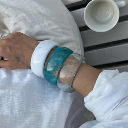 Bold Dyed Blue Acrylic Chunky Bracelet Stylish Round Sequin Bangle