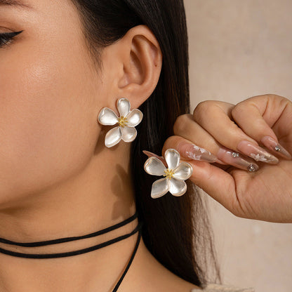 Metal Flower Pendant Necklace And Clip-On Earring Set