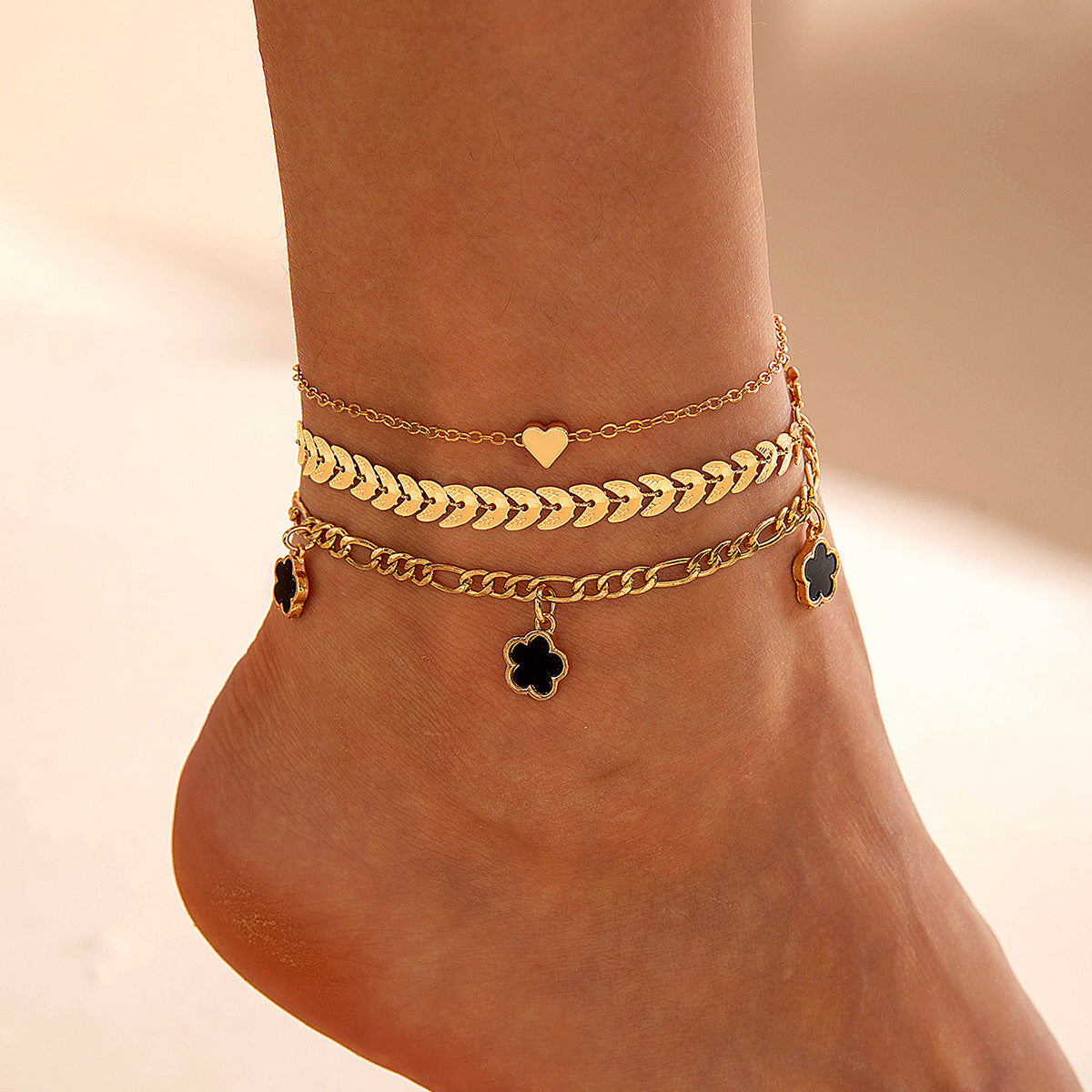 Trendy Alloy Five-Leaf Clover Bracelet Jewelry Set