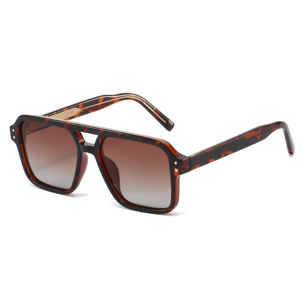 Trendy Polarized Rectangular Sunglasses for Fashionable Outfits