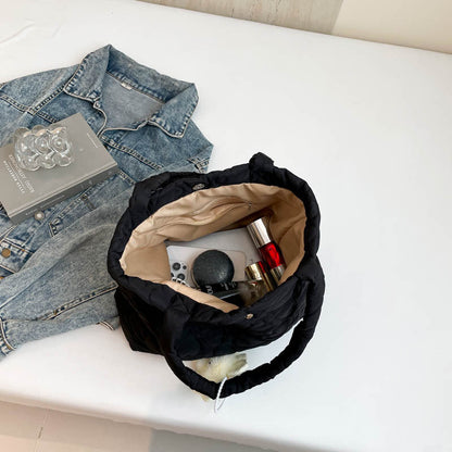 Heart-Shaped Large Tote Bag Stylish Commuter Bag